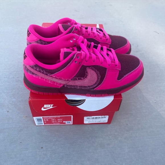 Nike Dunk Low Valentine's Day (2022) (W) - DQ9324-600 - Picture 1 of 7